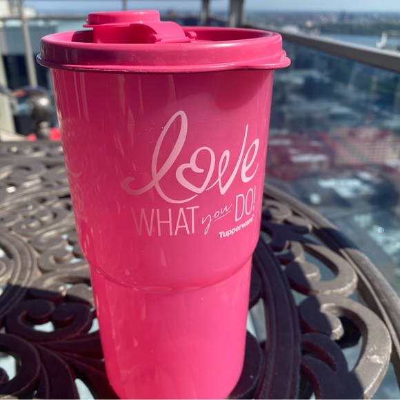 Tupperware - Pink tumbler Love what you do 875 ml - Picture 1 of 9
